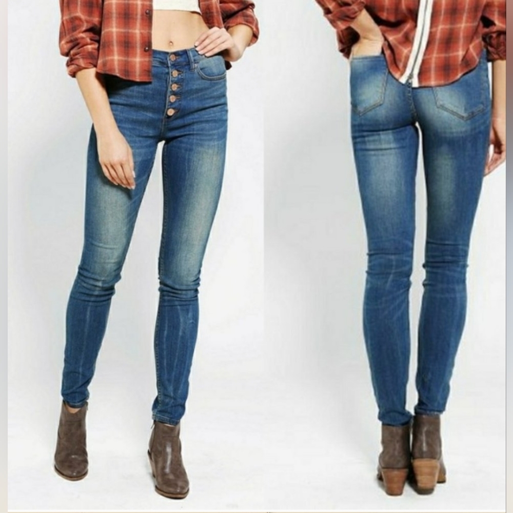 BDG Button Fly High Rise Twig Ankle Light Wash Jeans, Size 27w/29L